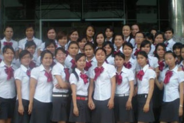 Khi đồng phục sinh viên “té nước theo mưa”