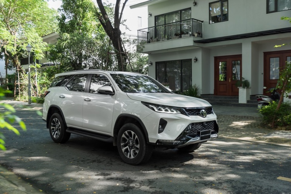 Toyota Fortuner - Chiến binh bất bại phân khúc SUV 7 chỗ tại Việt Nam - 2 Toyota Fortuner - Chiến binh bất bại phân khúc SUV 7 chỗ tại Việt Nam - 2