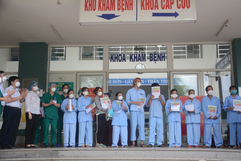 Đà Nẵng, Quảng Nam: Thêm 12 bệnh nhân mắc Covid-19 khỏi bệnh - 2 Đà Nẵng, Quảng Nam: Thêm 12 bệnh nhân mắc Covid-19 khỏi bệnh - 2
