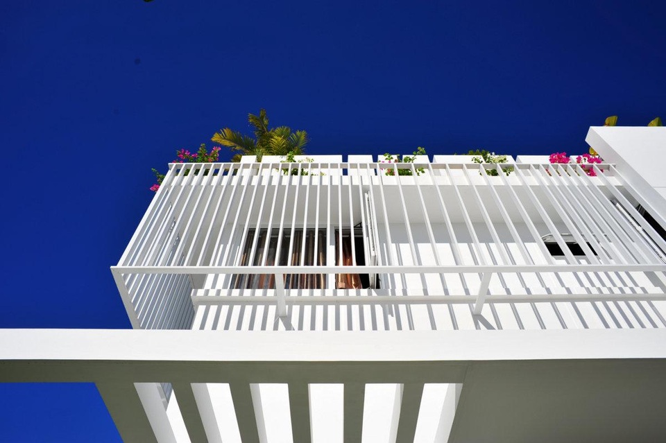 Con trai xây tặng bố mẹ ở Bạc Liêu biệt thự trắng đẹp như trời Âu - 10