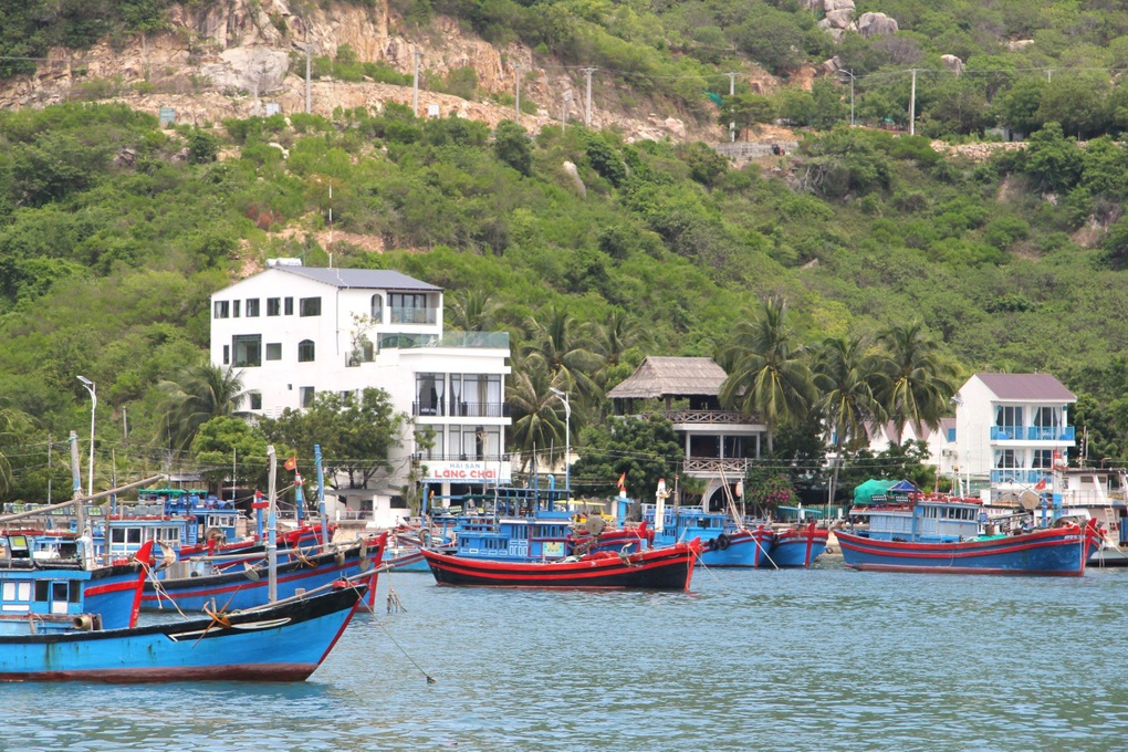 Phát hiện nhiều công trình xây dựng sai phạm trong khu vực vịnh Vĩnh Hy - 2 Phát hiện nhiều công trình xây dựng sai phạm trong khu vực vịnh Vĩnh Hy - 2