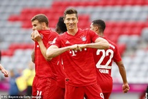 Lewandowski lập cú đúp, Bayern Munich hủy diệt Dusseldorf