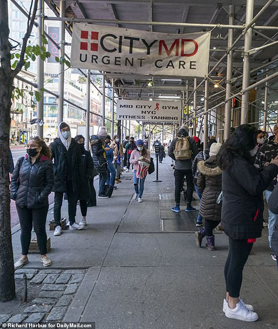 Nghề xếp hàng thuê chờ xét nghiệm cho nhà giàu New York đắt khách - 2 Nghề xếp hàng thuê chờ xét nghiệm cho nhà giàu New York đắt khách - 2