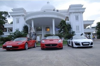 Chơi siêu xe: Công tử Sài Thành lu mờ trước đại gia đất Bắc