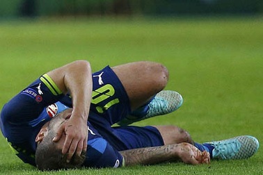 Arsenal nhận tin dữ sau trận thua Dortmund