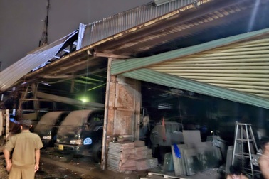 Nổ tại công ty sản xuất kính ở TPHCM