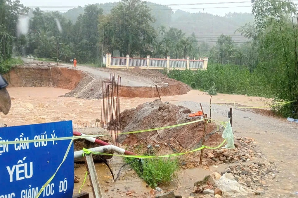 Đà Nẵng mưa lớn, thủy điện thông báo xả lũ đến 2.500m3/s - 2 Đà Nẵng mưa lớn, thủy điện thông báo xả lũ đến 2.500m3/s - 2