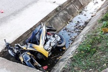 Xe máy lao xuống mương nước, 2 anh em tử vong thương tâm