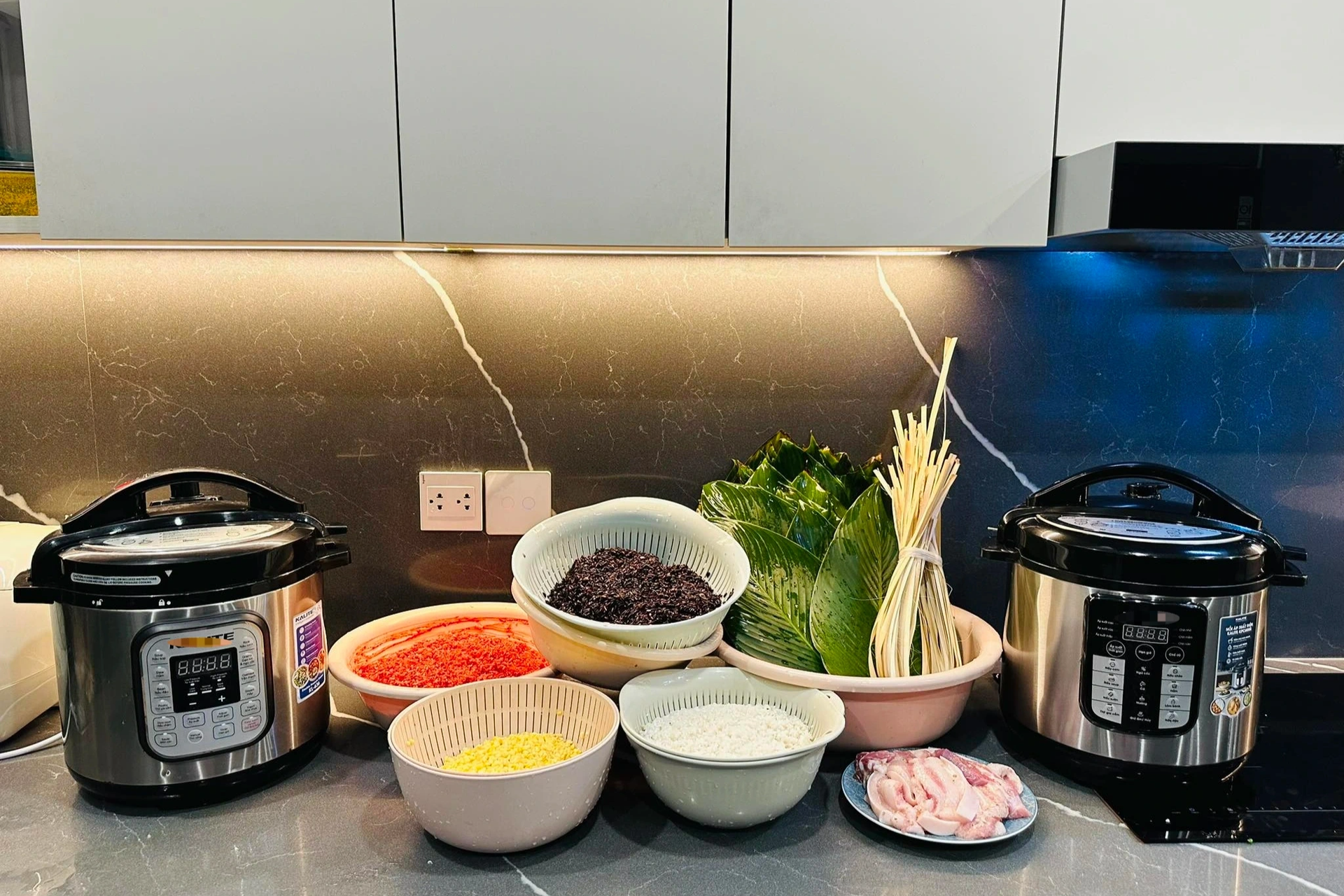 Mẹ đảm Hà Nội trổ tài nấu bánh chưng, bánh tét bằng nồi áp suất chỉ 80 phút - 1 Mẹ đảm Hà Nội trổ tài nấu bánh chưng, bánh tét bằng nồi áp suất chỉ 80 phút - 1