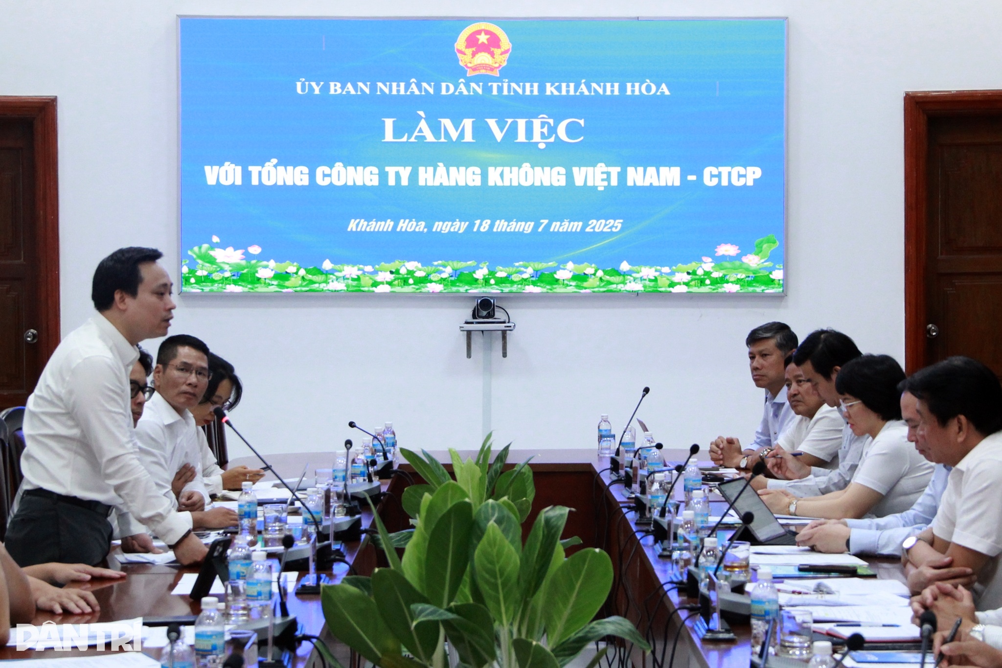 Giá vé máy bay “ngược đời” khi bay gần lại tốn nhiều tiền hơn bay xa - 1