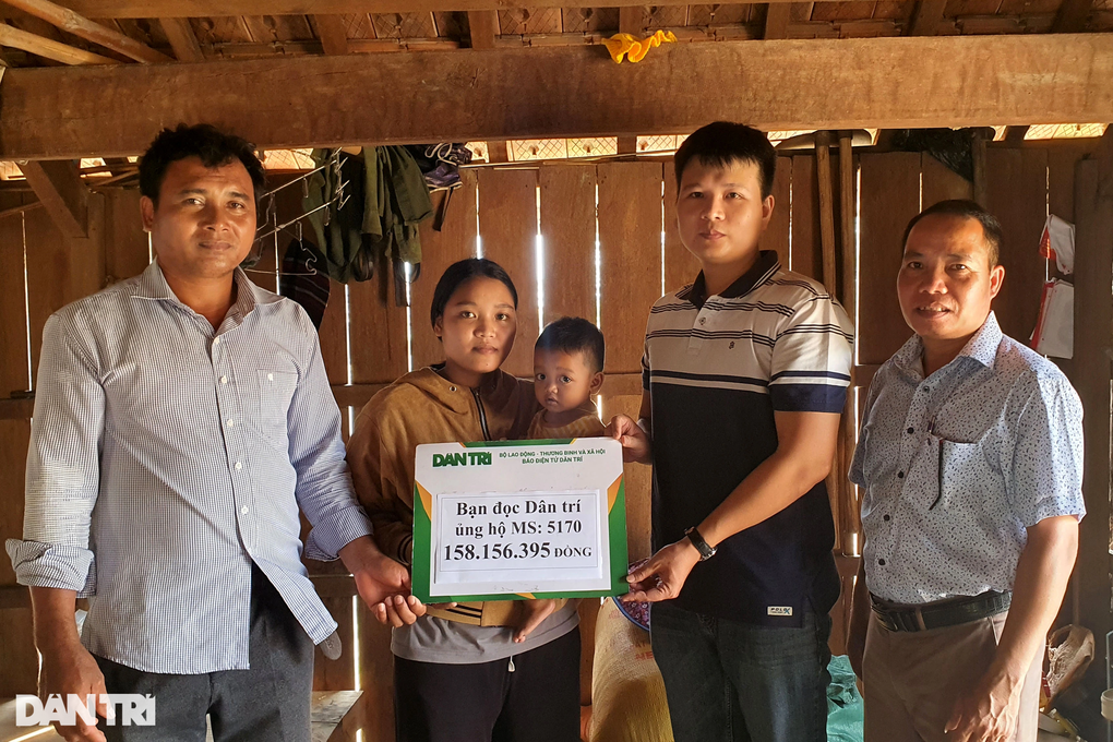 Gần 190 triệu đồng đến với người cha suy thận, lo tương lai 2 con thơ - 1 Gần 190 triệu đồng đến với người cha suy thận, lo tương lai 2 con thơ - 1