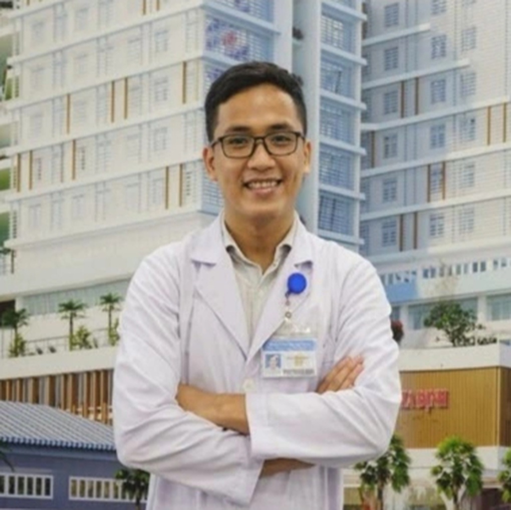 Junger Arzt überquert Wellen zum entferntesten Ort in Ho-Chi-Minh-Stadt - 4 Bác sĩ trẻ vượt sóng đến nơi xa nhất TPHCM - 4