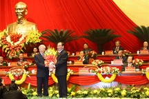 Đồng chí Nguyễn Phú Trọng được bầu làm Tổng bí thư 