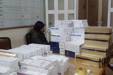 Bắt “nữ quái” buôn hàng nghìn bao thuốc lá lậu