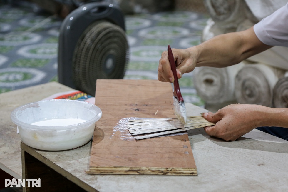 Truyền nhân Gen Z dùng công nghệ, đu concert giữ nghề quạt trăm năm - 5