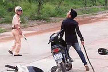 Người thi hành công vụ được nổ súng phòng vệ chính đáng