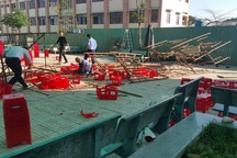 Nguyên nhân vụ sập giàn giáo trong ngày 20/11 khiến nhiều học sinh bị thương
