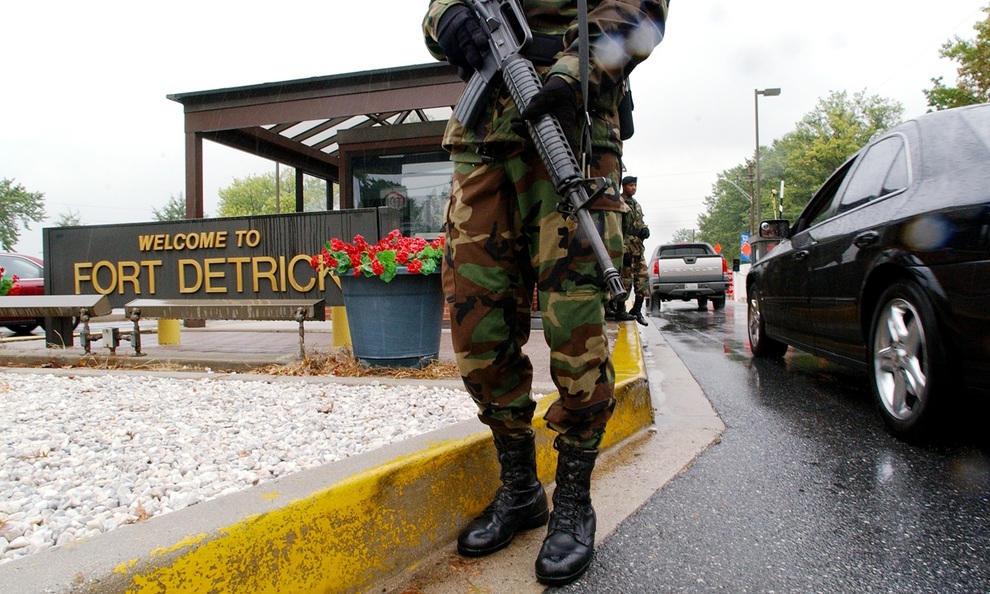 Hai phòng thí nghiệm trong tranh cãi nảy lửa của Mỹ - Trung về Covid-19 - 1