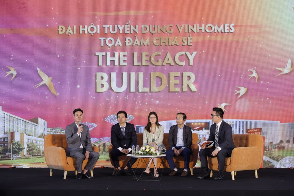 Hàng nghìn ứng viên dự đại hội tuyển dụng bất động sản lớn nhất - 4 Hàng nghìn ứng viên dự đại hội tuyển dụng bất động sản lớn nhất - 4