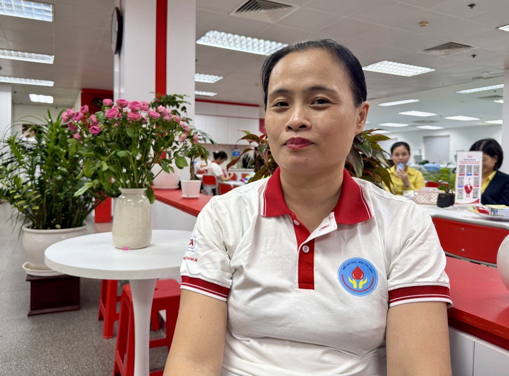Gần 60 tuổi, người phụ nữ mong được hiến máu thêm 10 năm - 2 Gần 60 tuổi, người phụ nữ mong được hiến máu thêm 10 năm - 2