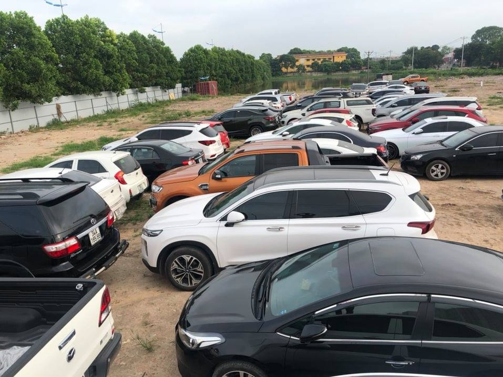 Tạm giữ gần 100 chiếc ô tô liên quan ổ nhóm cầm cố xe với lãi cắt cổ - 1 Tạm giữ gần 100 chiếc ô tô liên quan ổ nhóm cầm cố xe với lãi cắt cổ - 1