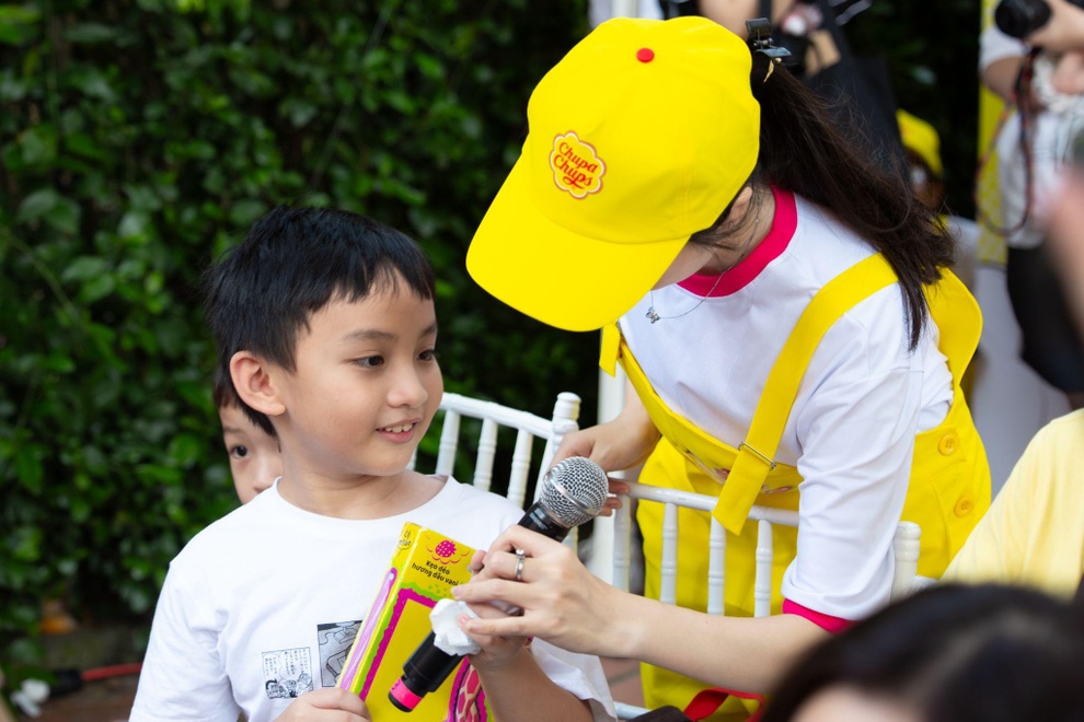 Kẹo dẻo Hươu Cao Cổ Giraffe của Chupa Chups - món quà cho ngày 1/6 - 4 Kẹo dẻo Hươu Cao Cổ Giraffe của Chupa Chups - món quà cho ngày 1/6 - 4