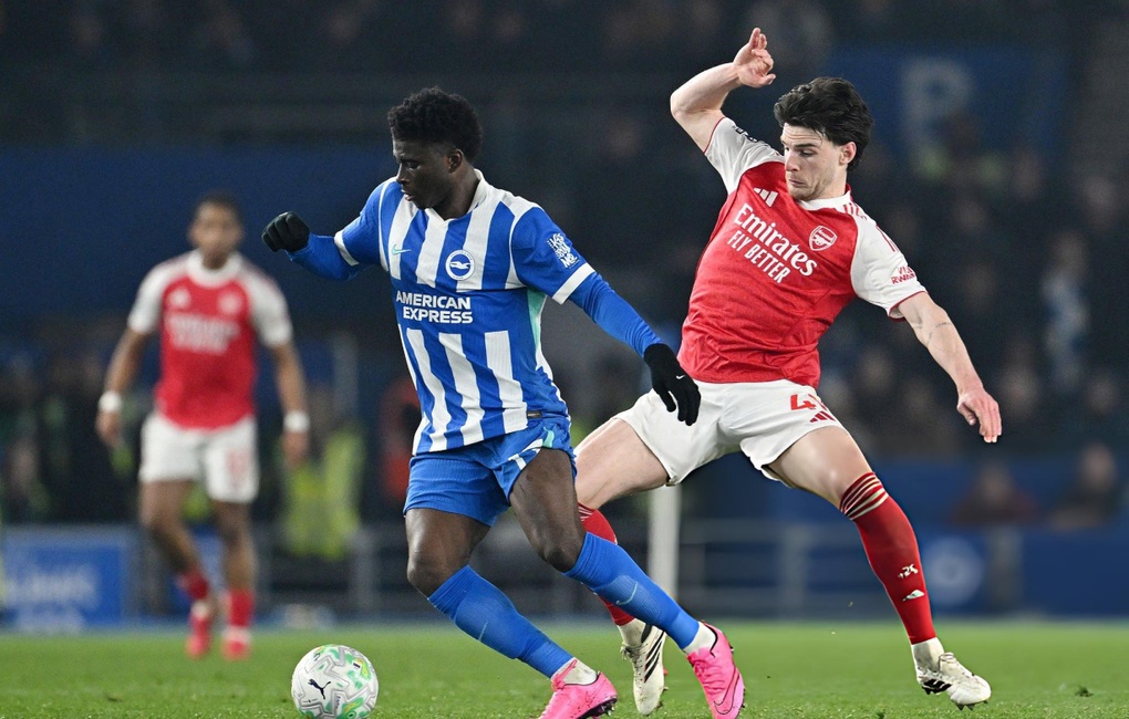 Arsenal thắng nhẹ Brighton, hơn Man City 7 điểm - 2