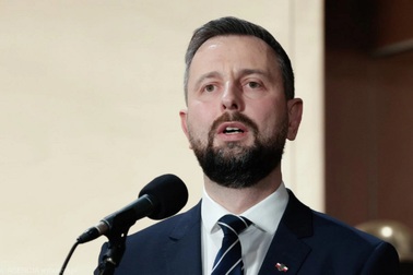 Dân Ba Lan bức xúc với lối sống xa hoa của người tị nạn Ukraine giàu có