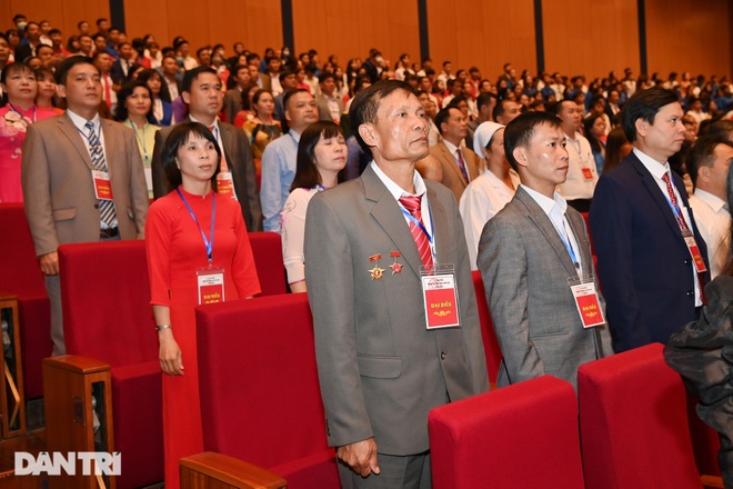 Tôn vinh những ông Bụt, bà Tiên giữa đời thường - 14 Tôn vinh những ông Bụt, bà Tiên giữa đời thường - 14