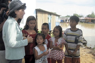 Bà giáo già và đám học trò nghèo