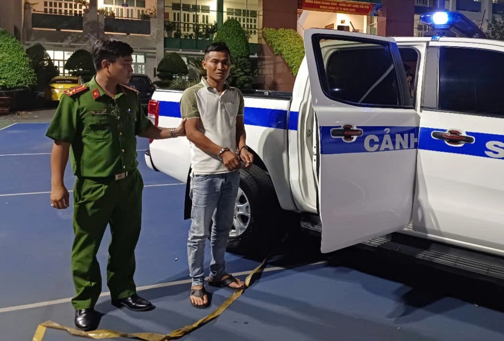 Đổ 100 tấn chất thải ra môi trường, chủ cơ sở tái chế nhôm ở TPHCM bị bắt - 1 Đổ 100 tấn chất thải ra môi trường, chủ cơ sở tái chế nhôm ở TPHCM bị bắt - 1