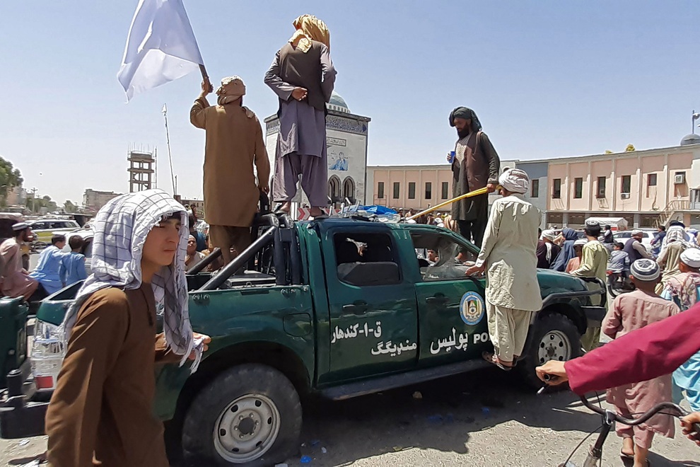 Afghanistan thất thủ trước đà tiến công của Taliban - 2 Afghanistan thất thủ trước đà tiến công của Taliban - 2