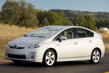 Toyota Prius soán ngôi Corolla tại Nhật