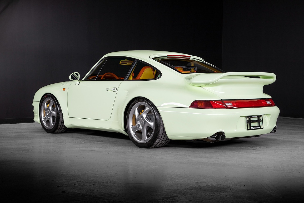 Porsche 911 độ chất lừ, khó đụng hàng - 23 Porsche 911 độ chất lừ, khó đụng hàng - 23