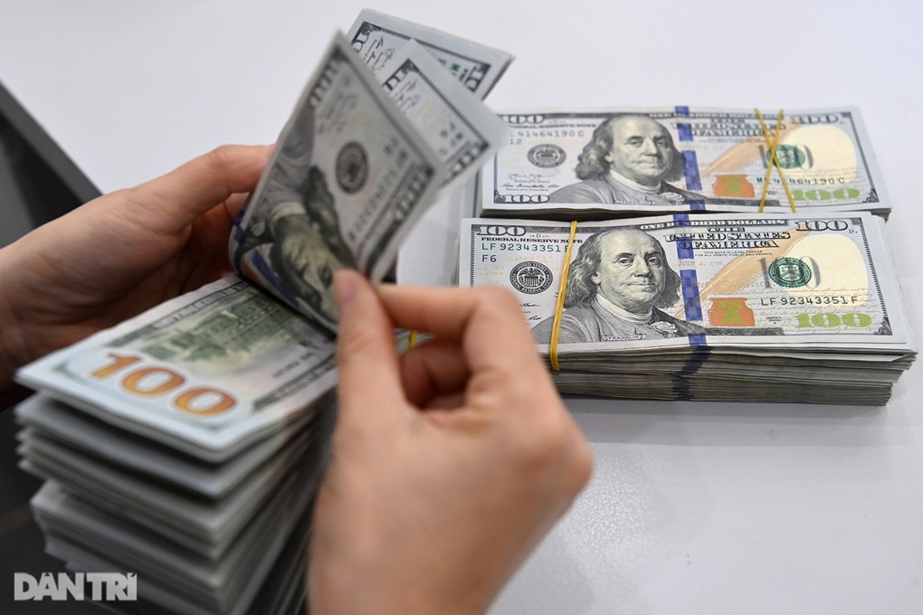 Giá vàng chưa tìm thấy đáy, USD lên đỉnh - 2 Giá vàng chưa tìm thấy đáy, USD lên đỉnh - 2