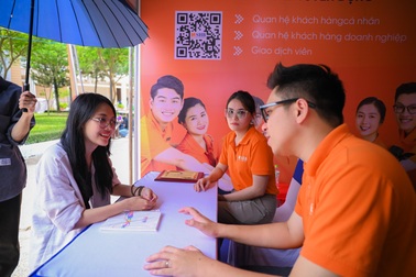 Nhiều ứng viên tìm được việc ở ngày hội thực tập, việc làm Đại học Ngân hàng TPHCM