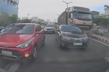 Bài học đắt giá vì chuyển làn không quan sát