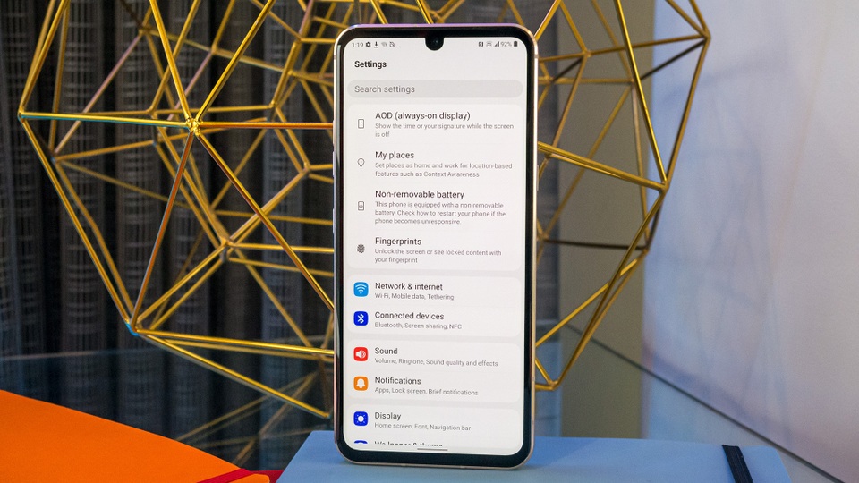LG ra mắt smartphone 5G, có thể quay video 8K, gập mở như Galaxy Fold - 2 LG ra mắt smartphone 5G, có thể quay video 8K, gập mở như Galaxy Fold - 2