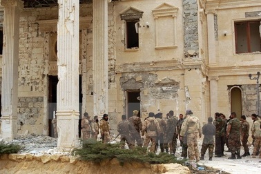 IS tiến được vào thành phố cổ Palmyra sau cuộc tấn công bất ngờ