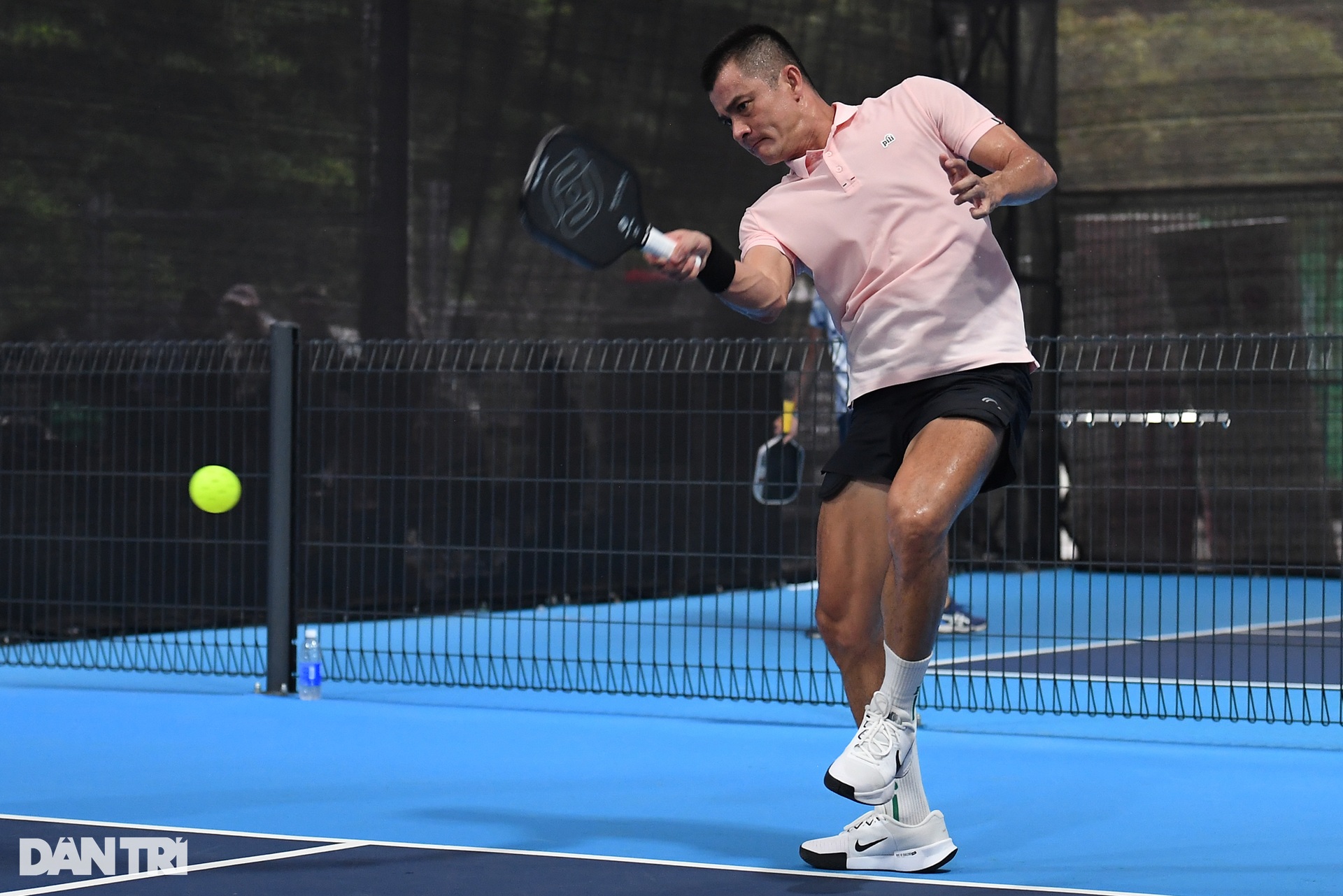 Cảm xúc ăn mừng thăng hoa, đôi công kịch tính trong giải pickleball Dân trí - 13