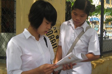 Điểm Văn thấp do giám khảo chấm “chặt”