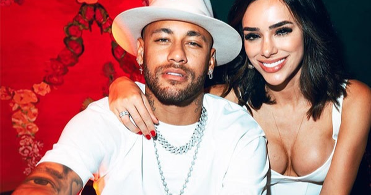 Không chỉ đá bóng hay và giàu có, Neymar còn là quý ông cư xử đẹp khi yêu |  Báo Dân trí