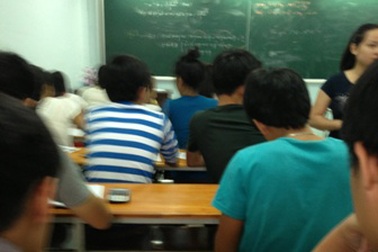 Lò luyện thi “đảm bảo đậu” đua nhau tiếp thị