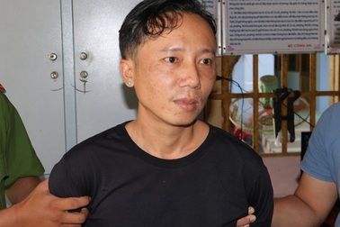 Chế tạo vật liệu nổ, hướng dẫn con trai mang đến trường gây nổ