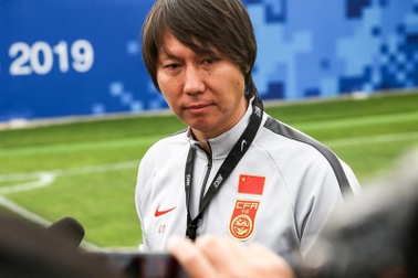 HLV đội tuyển Trung Quốc bị chỉ trích thậm tệ