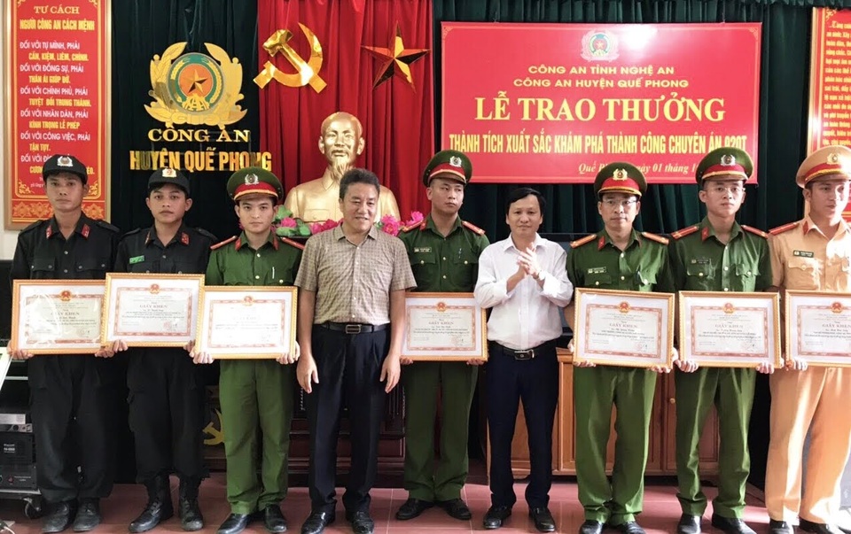 Bắt giữ đối tượng vận chuyển 3 bánh heroin, 10.000 viên ma túy tổng hợp - 3 Bắt giữ đối tượng vận chuyển 3 bánh heroin, 10.000 viên ma túy tổng hợp - 3