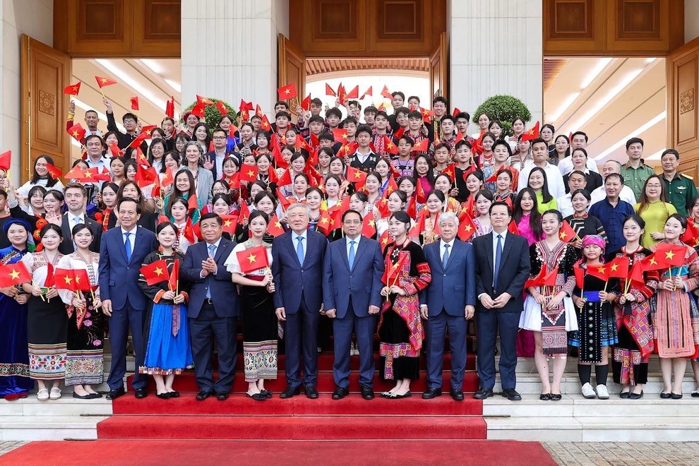 Agribank received a certificate of merit from the Prime Minister for joining hands to eliminate dilapidated houses - 2 Agribank nhận bằng khen của Thủ tướng nhờ chung tay xóa nhà dột nát - 2