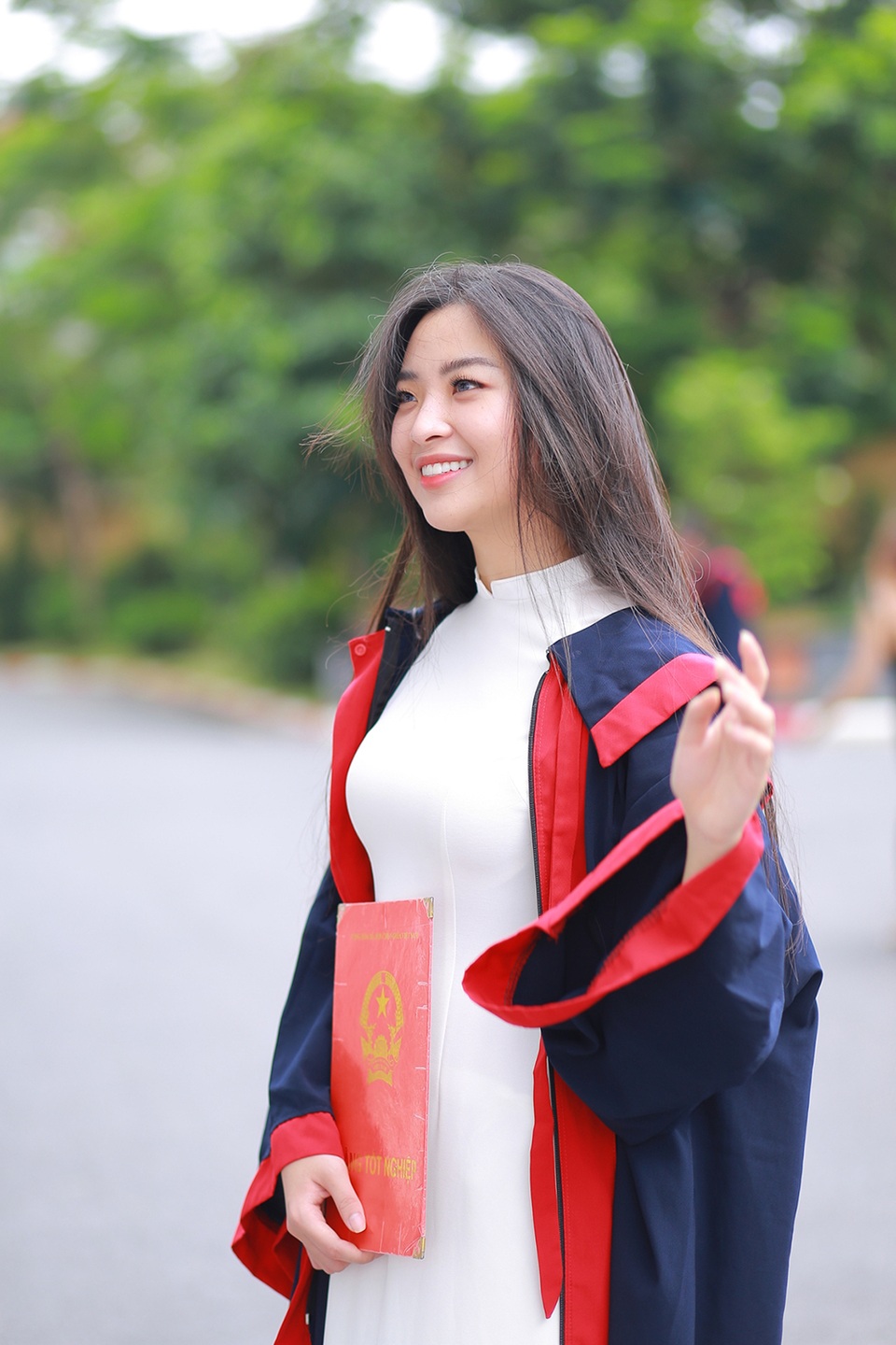 Ảnh kỷ yếu rạng ngời của Hoa khôi ĐH Kinh tế quốc dân - 4 Ảnh kỷ yếu rạng ngời của Hoa khôi ĐH Kinh tế quốc dân - 4