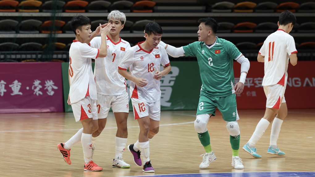 Đội tuyển futsal Việt Nam đại thắng 7-2 trên sân Trung Quốc - 1 Đội tuyển futsal Việt Nam đại thắng 7-2 trên sân Trung Quốc - 1