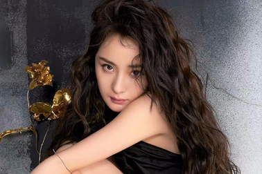 Mỹ nhân sở hữu hơn 13 nghìn tỷ đồng chỉ thấy an toàn khi có nhiều tiền